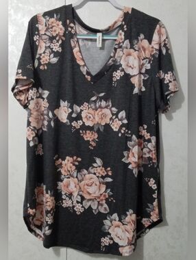 Twenty Ten Floral V-Neck Short Sleeve Tee - Charcoal/Blush Pink Size 3X